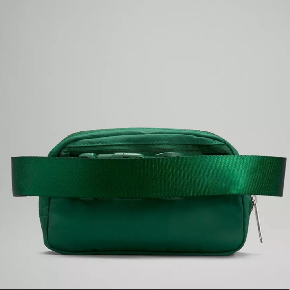 NWT Lululemon athletica 1L Everywhere Belt Bag (First Release) - Picture 6 of 8